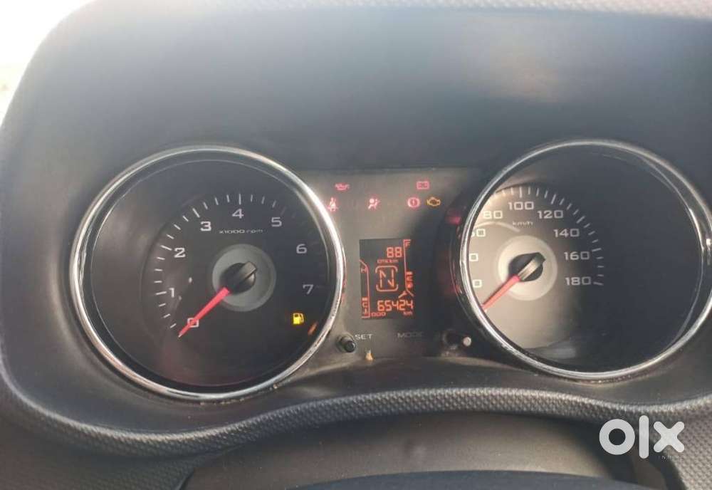 Mahindra Tuv 300 T8 Amt, 2016, Diesel