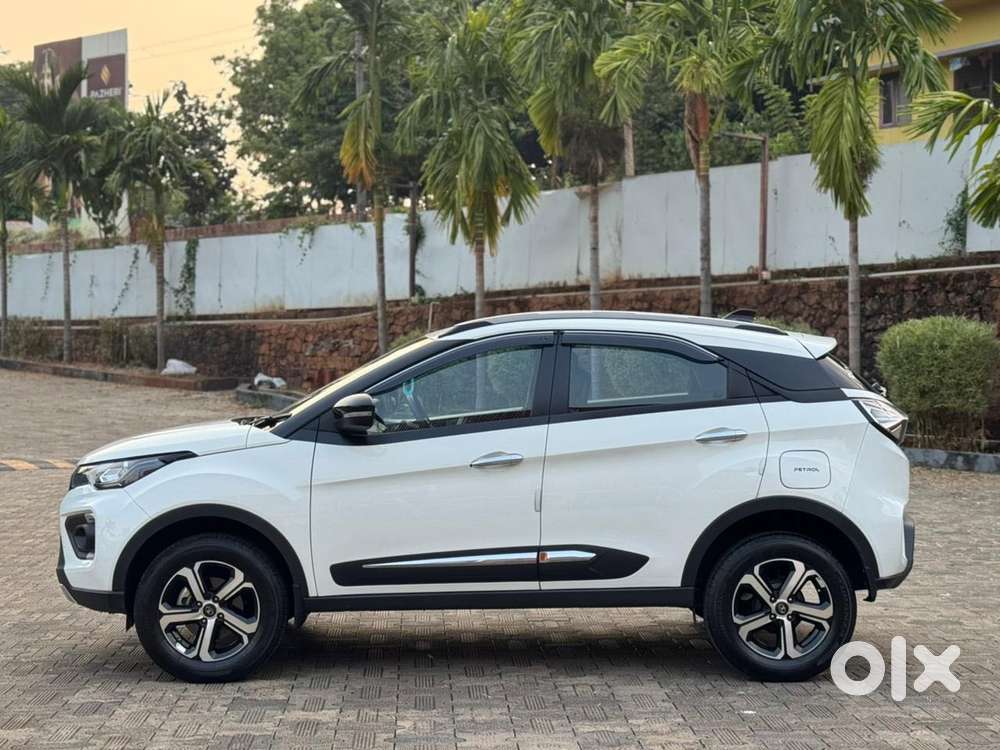Tata Nexon 1.2 Revotron Xza Plus, 2023, Petrol