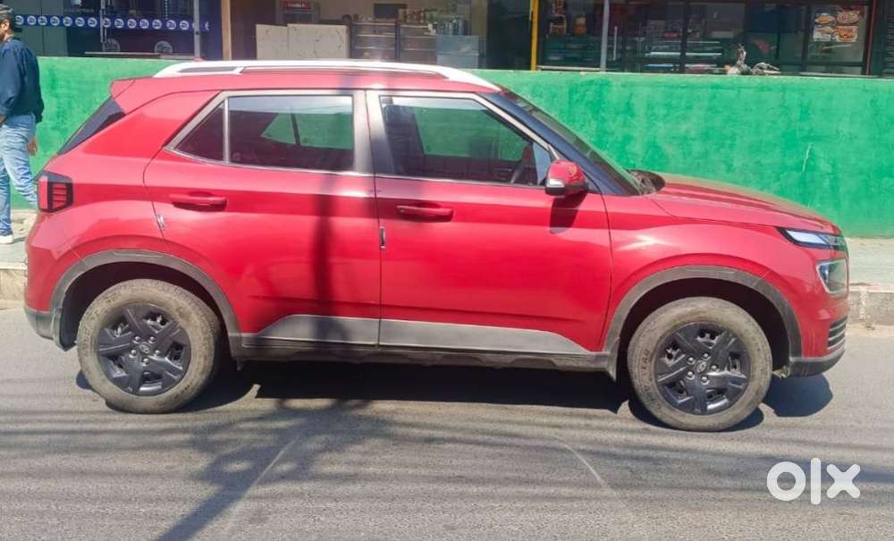 Hyundai Venue 1.2 S (o), 2023, Petrol