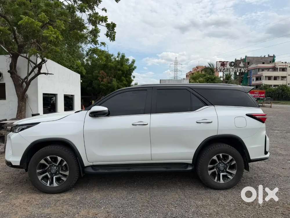 Toyota Fortuner Legender 2023