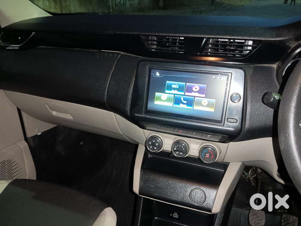 Renault Triber Rxt, 2023, Petrol