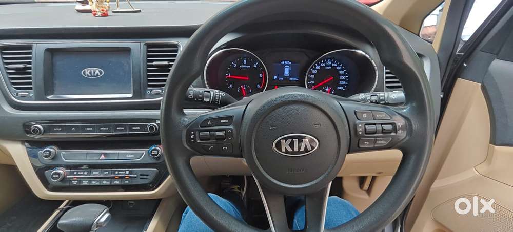 Kia Carnival Premium, 2021, Diesel
