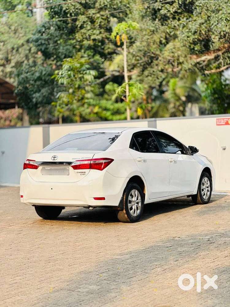 Toyota Corolla Altis 2013-2017 D-4d Js, 2014, Diesel