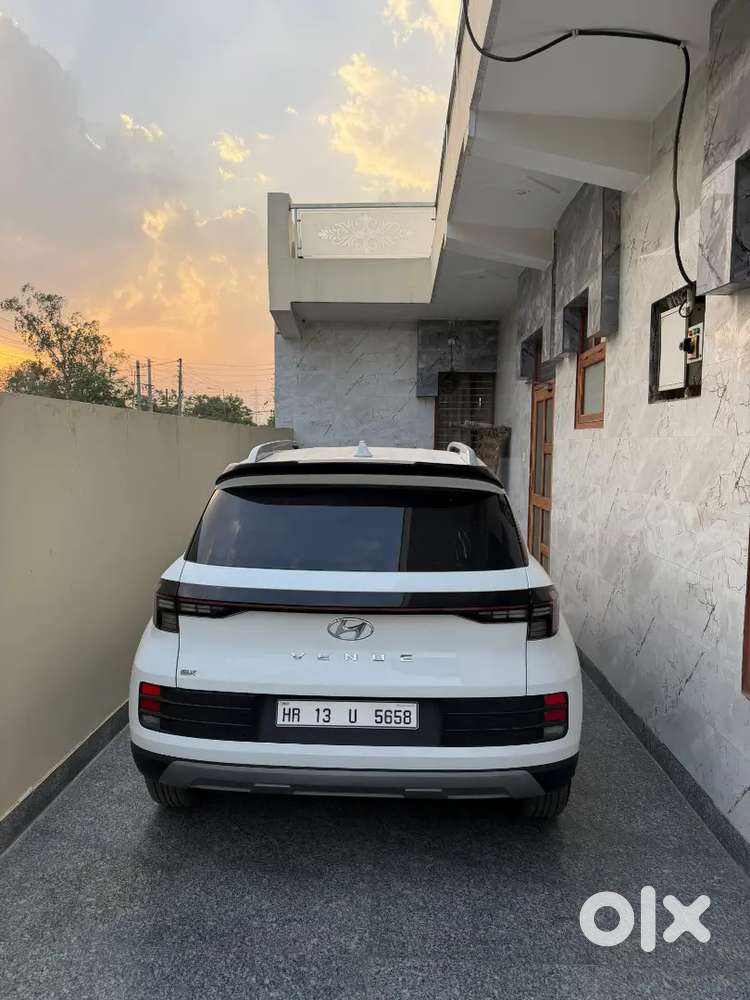 Hyundai New Venue 2023 Petrol 52000 Km Driven