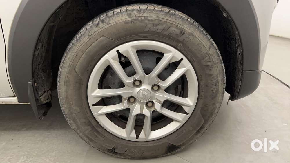 Renault Triber Rxl, 2023, Petrol