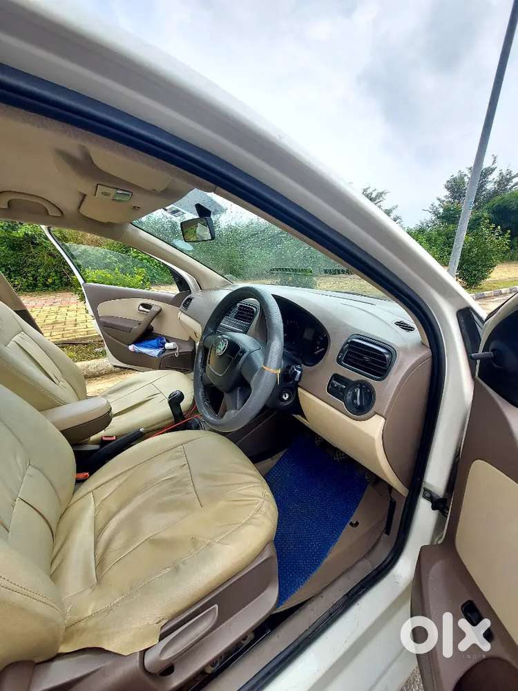Skoda Rapid Elegance 2012