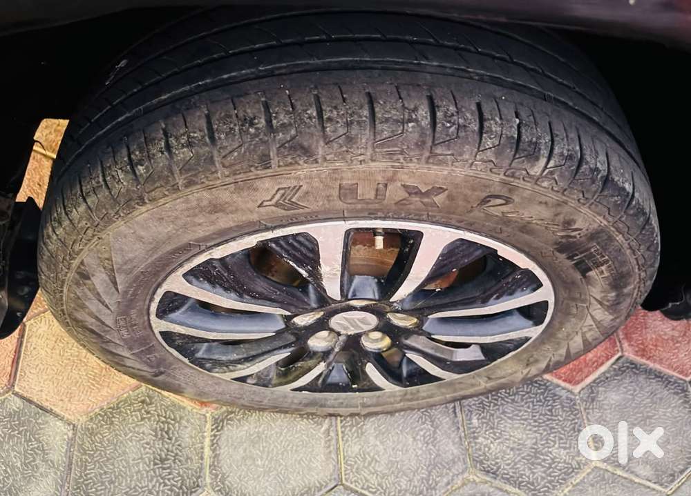 Maruti Suzuki Brezza 1.5 Zxi Plus Smart Hybrid, 2020, Petrol