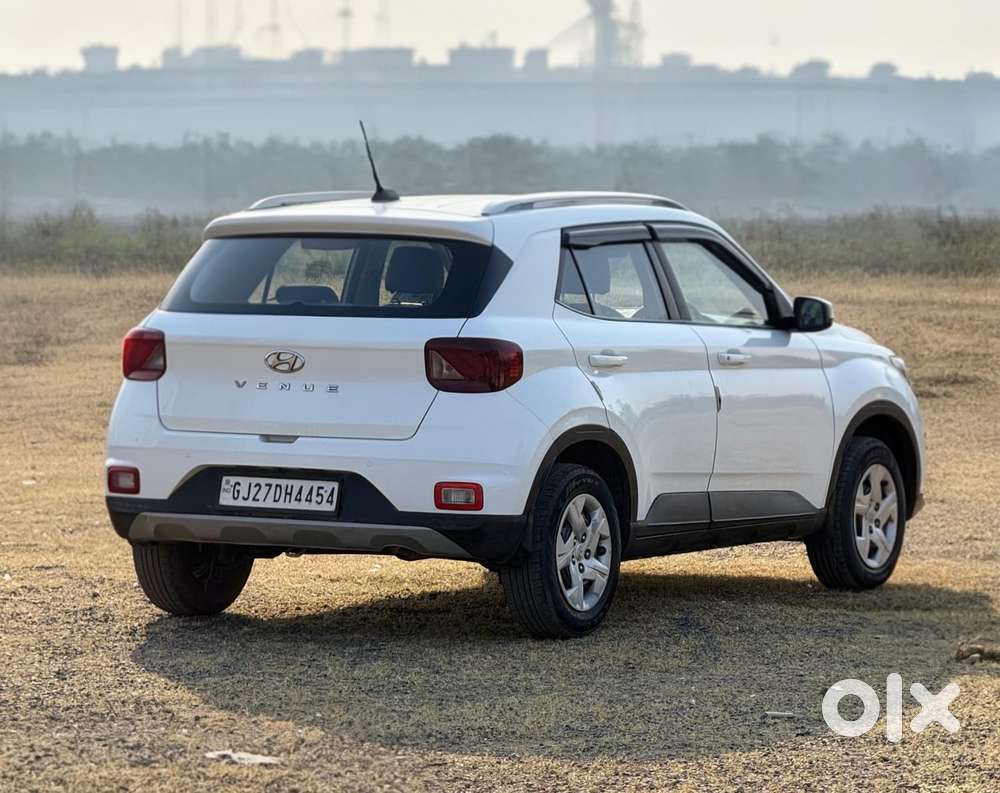 Hyundai Venue 1.2 S Plus, 2020, Petrol