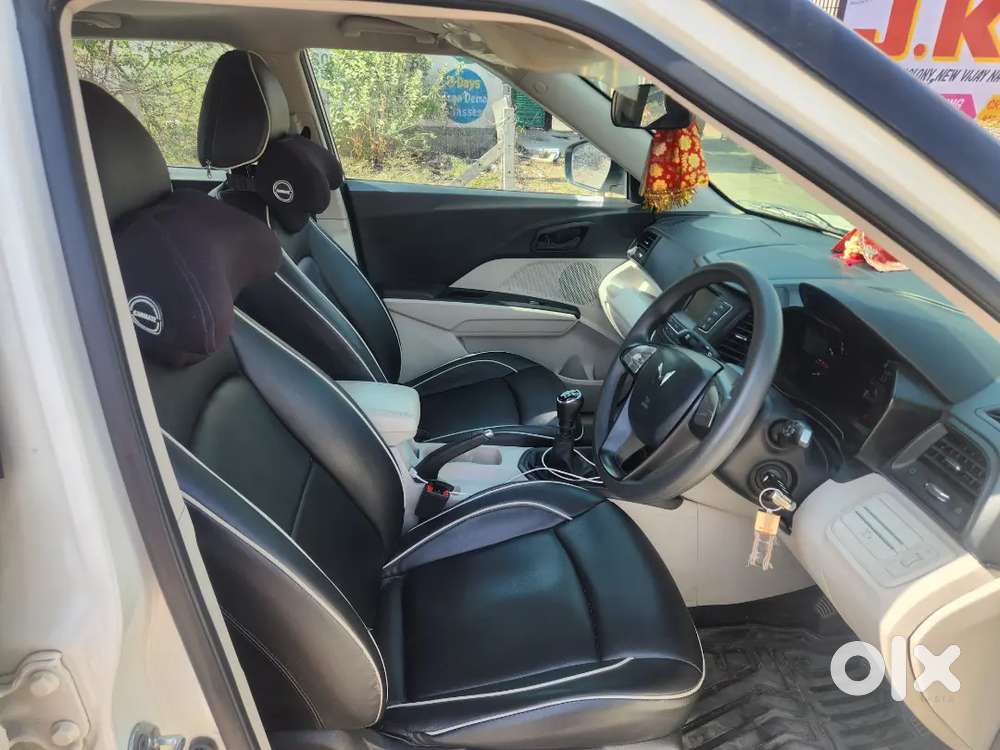 Mahindra Xuv300 2023 Petrol Well Maintained