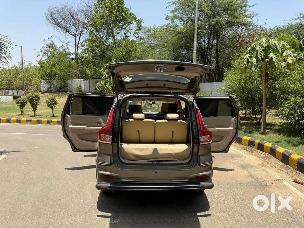 Almost New Maruti Suzuki Ertiga Vxi(o)cng 1.5l  (2024)