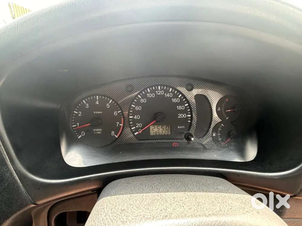 Mitsubishi Lancer 1.5 LX 2001