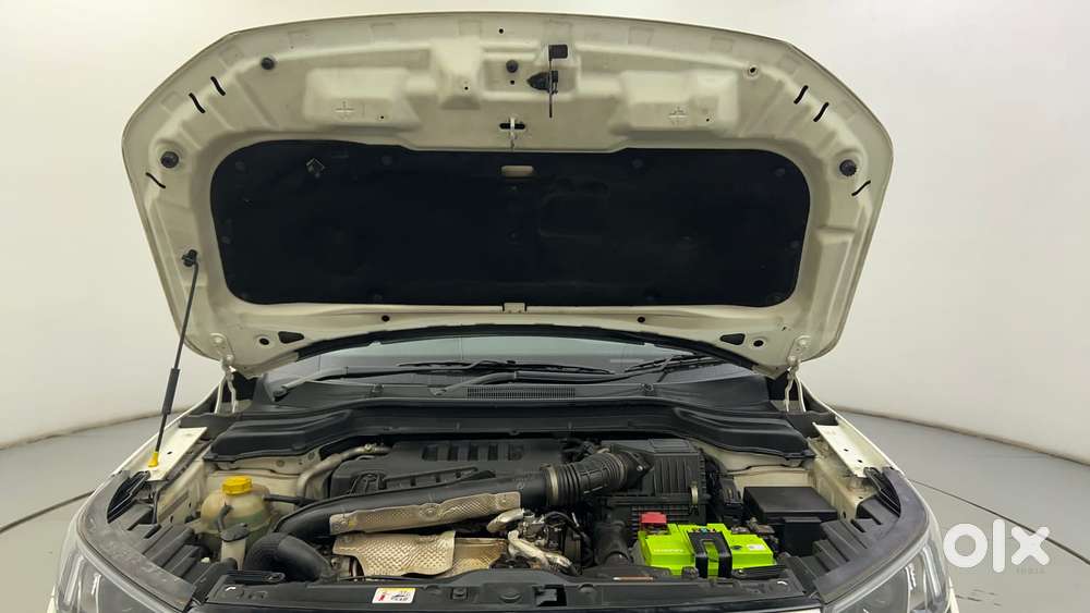 Mahindra Xuv300 W8 (o) 1.5 Diesel Amt, 2023, Diesel
