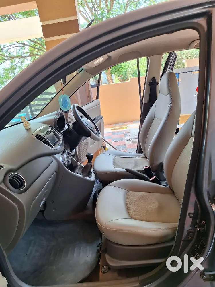 Hyundai I10 Magna 1.1 Petrol & Lpg Is A 5-seater Car