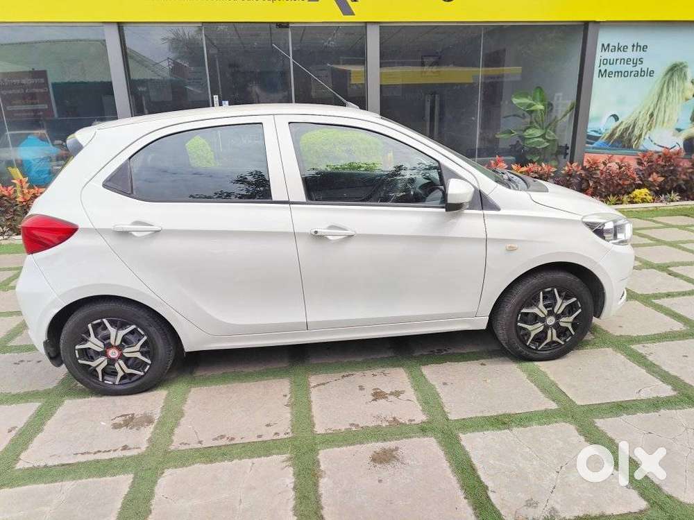 Tata Tiago 1.2 Revotron Xt, 2017, Petrol