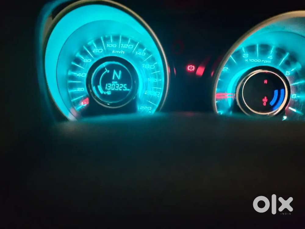 Mahindra Xuv500 2016 Diesel 130000 Km Driven