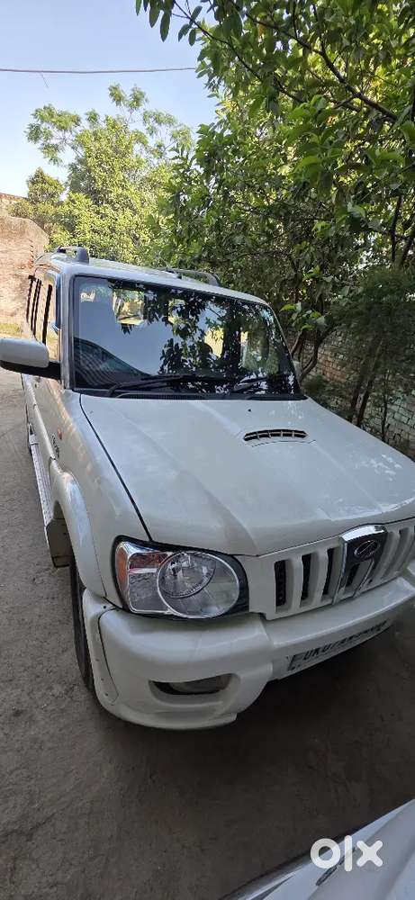 Mahindra Scorpio Classic 2013 Diesel 125000 Km Driven