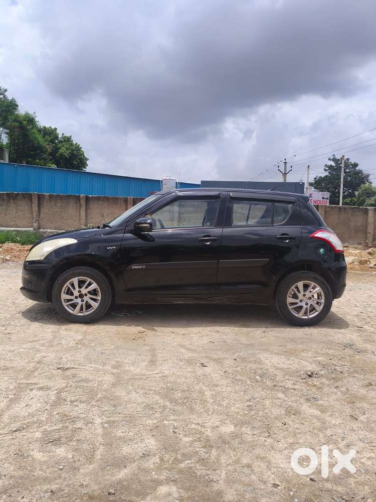 Maruti Suzuki Swift Vvt Zxi, 2012, Petrol
