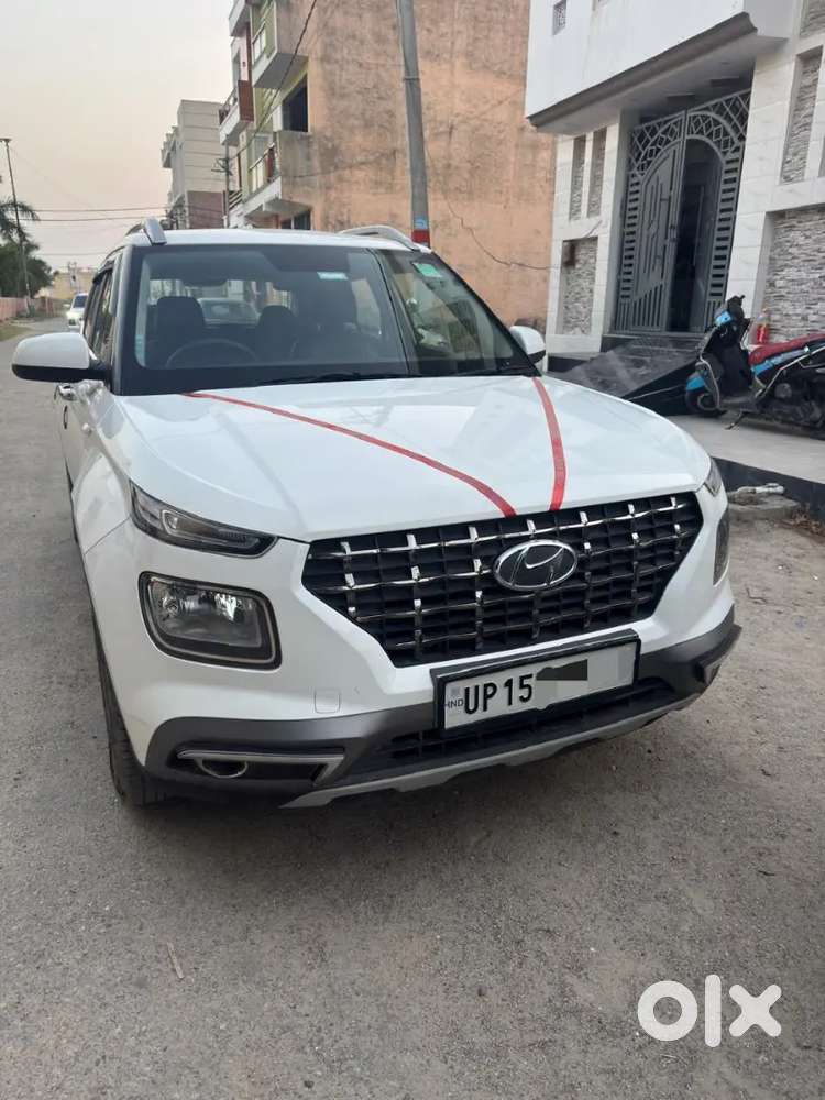 Hyundai Venue 2023 Petrol Well Maintained
