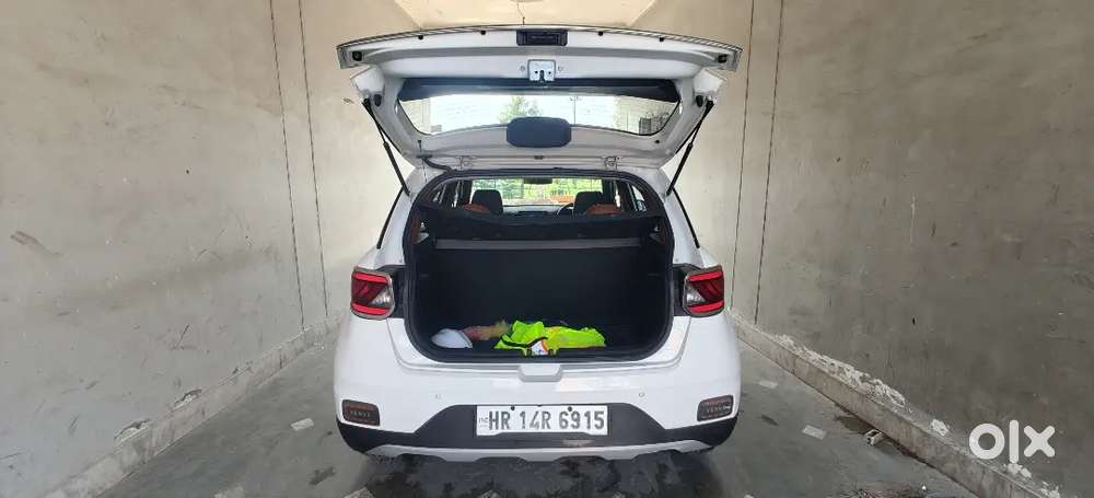 Hyundai Venue 2020 Petrol Well Maintained