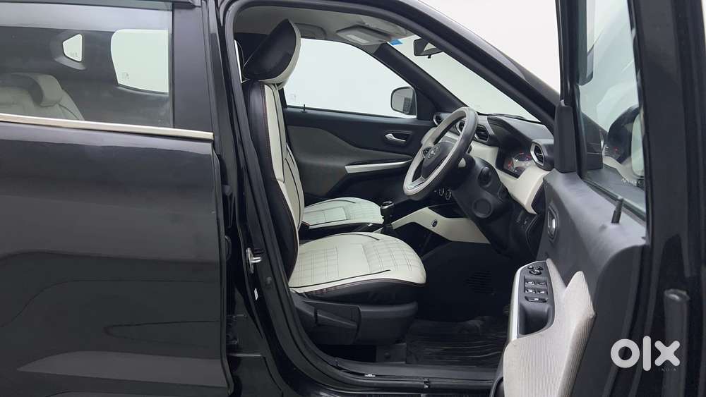 Nissan Magnite 1.0 Xv, 2023, Petrol