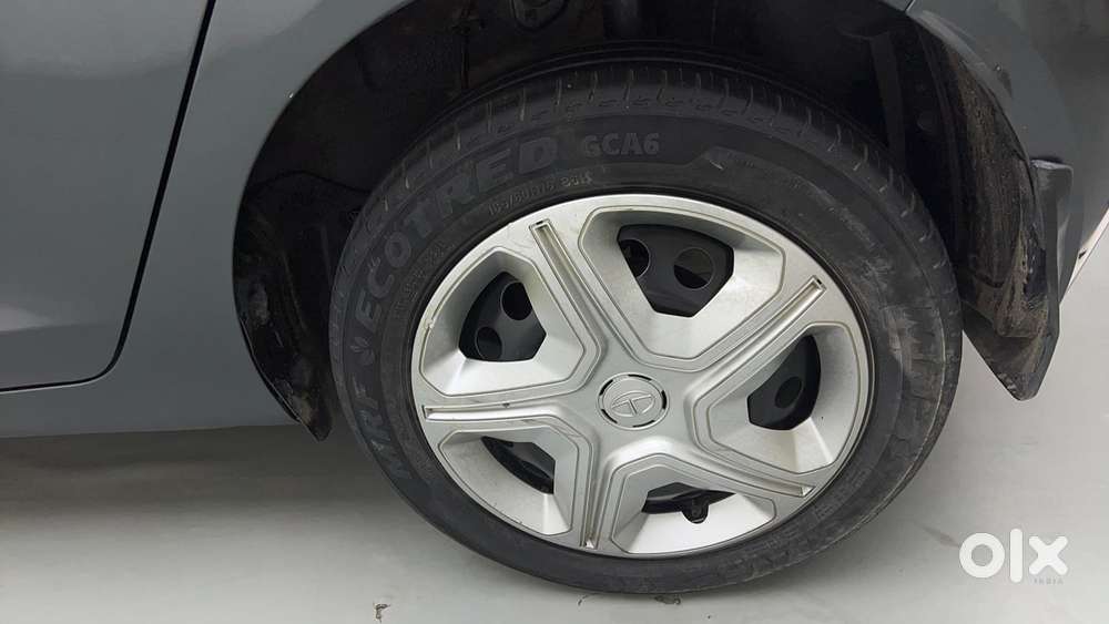 Tata Altroz 1.2 Xma Plus, 2023, Petrol