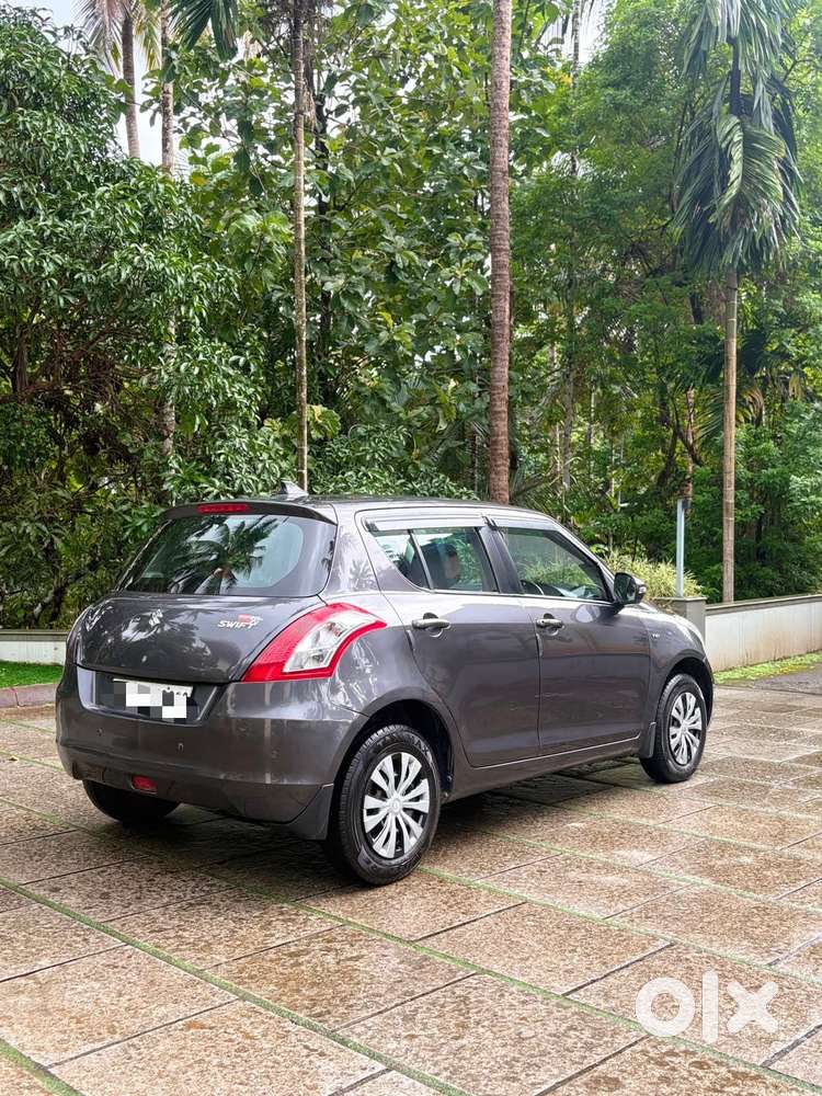 Maruti Suzuki Swift Vxi Abs Bsiv, 2015, Petrol