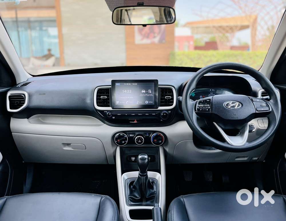 Hyundai Venue 1.2 S (o), 2022, Petrol