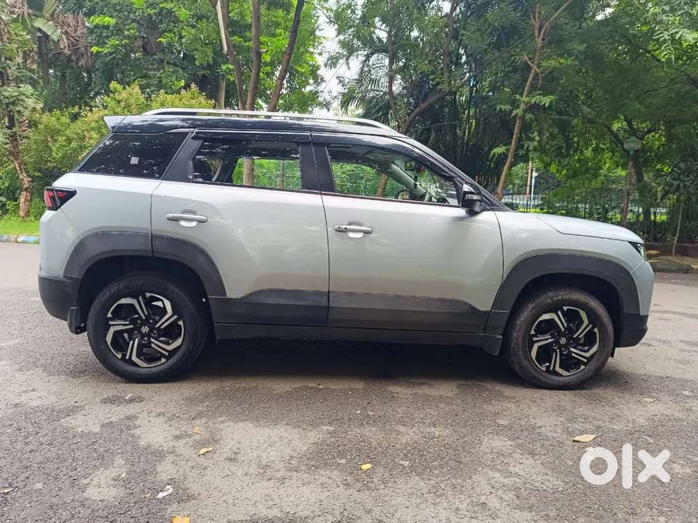 Maruti Suzuki Brezza 1.5 Zxi Plus Smart Hybrid Dual Tone, 2023, Petr..