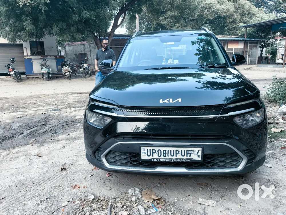 Kia Carens 1.5 Petrol Manual 2024