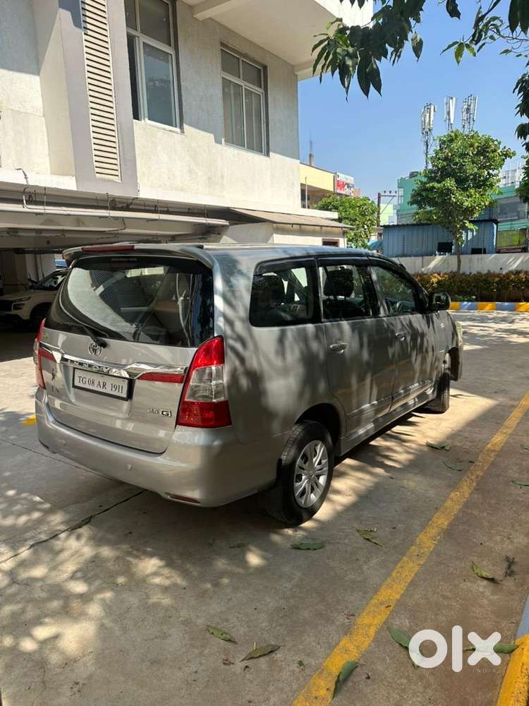 Toyota Innova 2015, 8 Lack
