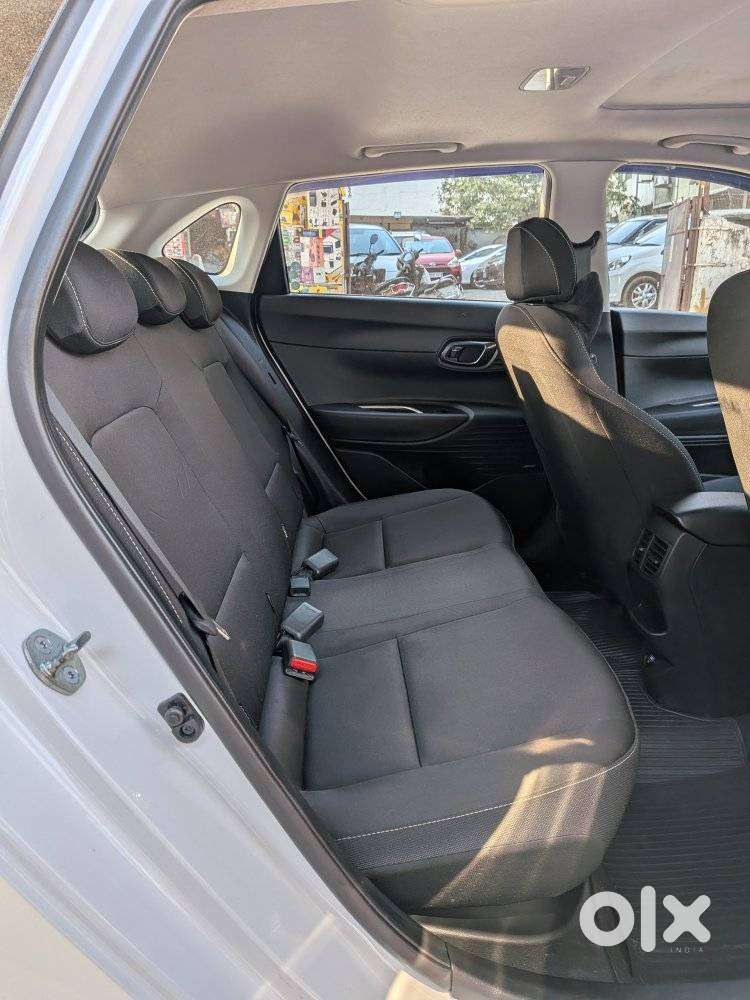 Hyundai New I20 1.2 Asta (o) Mt, 2023, Petrol