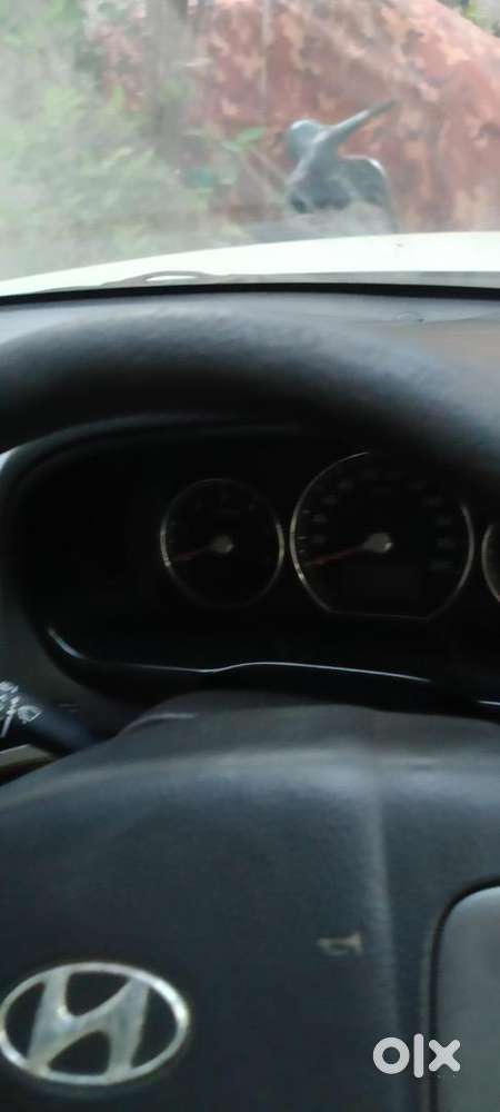 Hyundai Santa Fe 2011 Diesel 98000 Km Driven