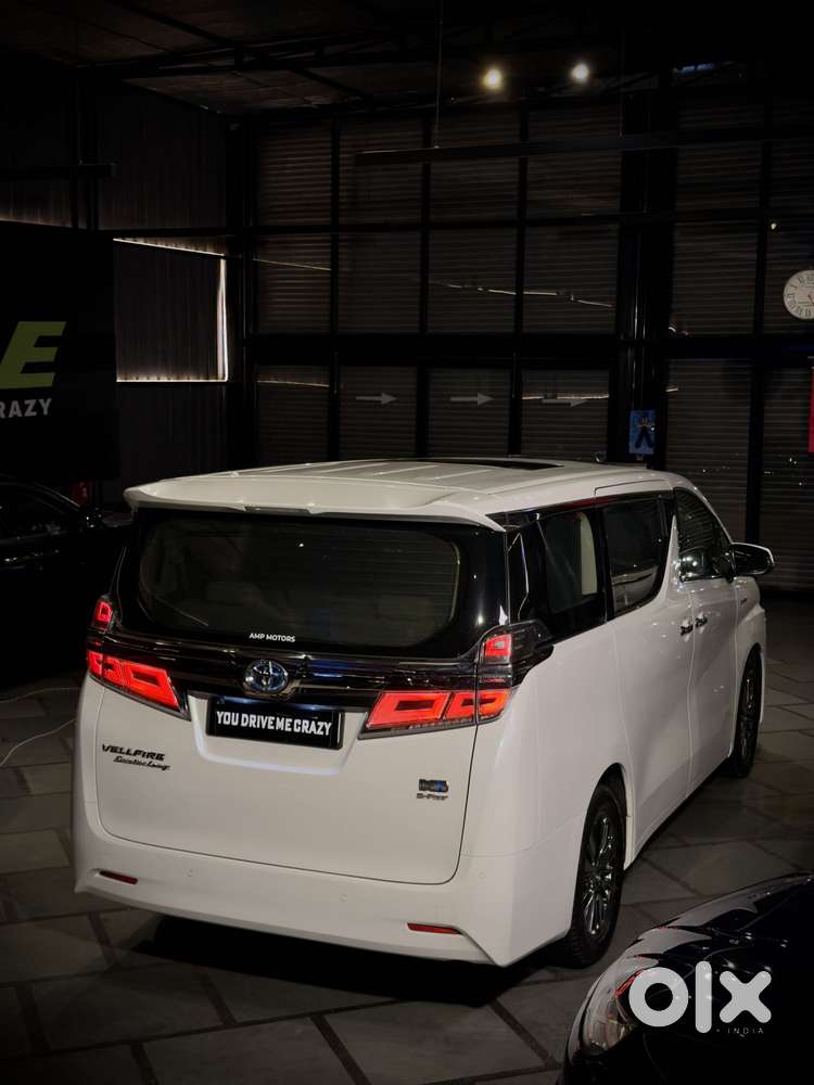 Toyota Vellfire Vip – Executive Lounge, 2022, Petrol