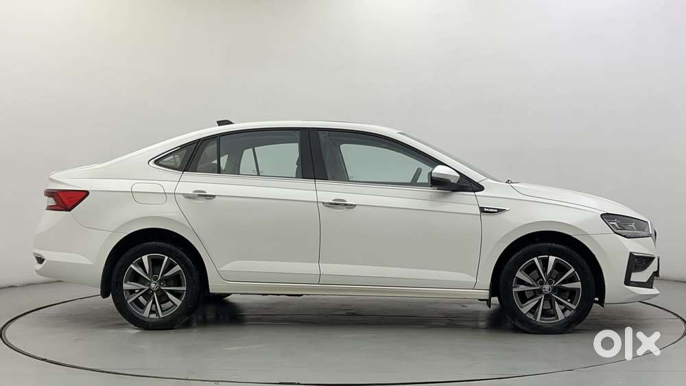 Skoda Slavia Style 1.0l Tsi At, 2022, Petrol