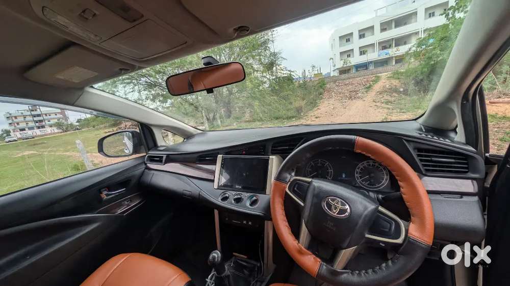 Toyota Innova Crysta G 7 2017