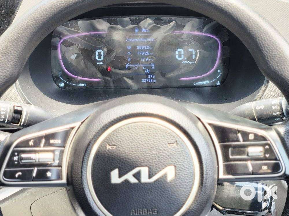 Kia Carens 1.5 Prestige 7 Str, 2023, Petrol