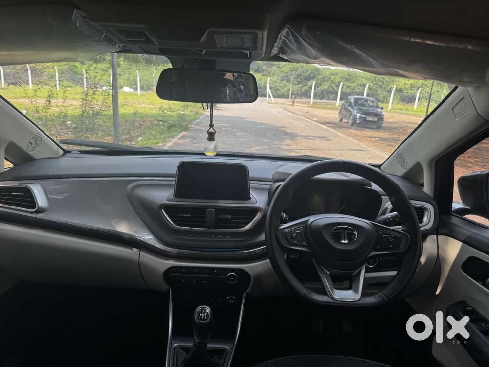 Tata Altroz Xz Plus (s), 2024, Petrol