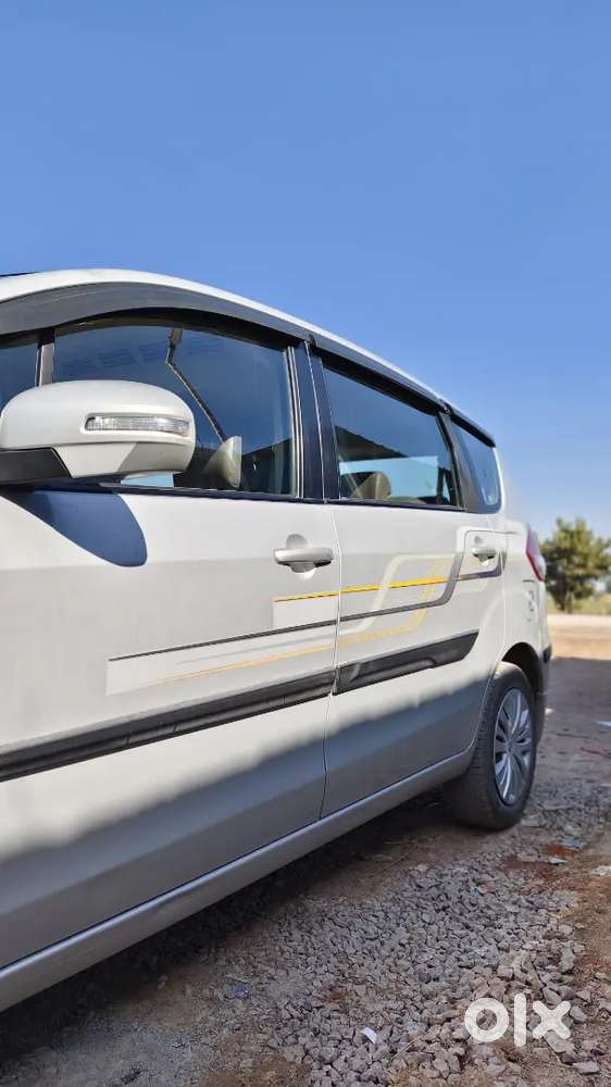 Maruti Suzuki Ertiga 2013 Diesel 74000 Km Driven