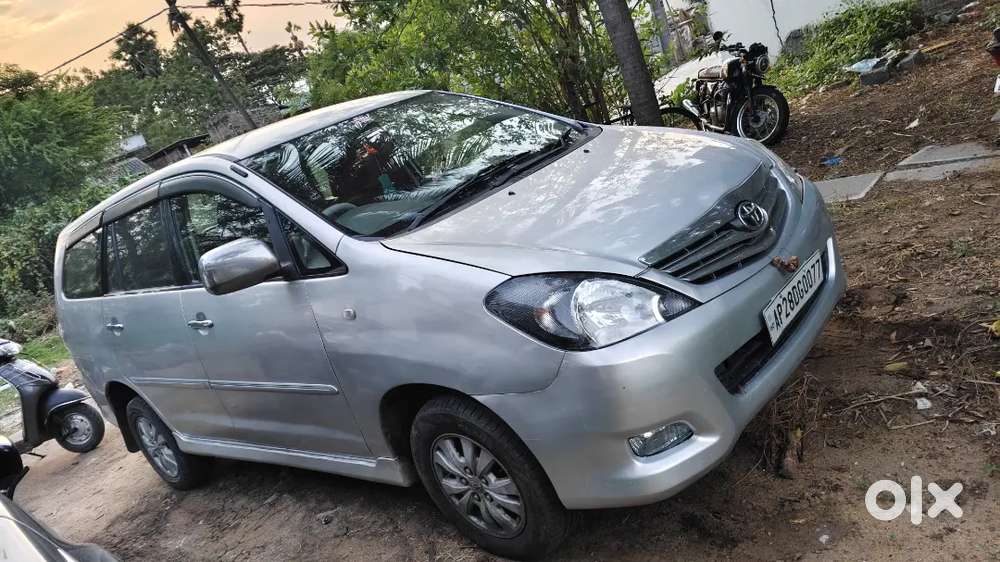 Toyota Innova 2010 Diesel Well Maintained