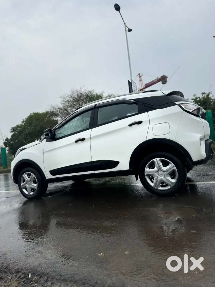 Tata Nexon Automatic Xma+ 1st Owner 13000petrol 2023