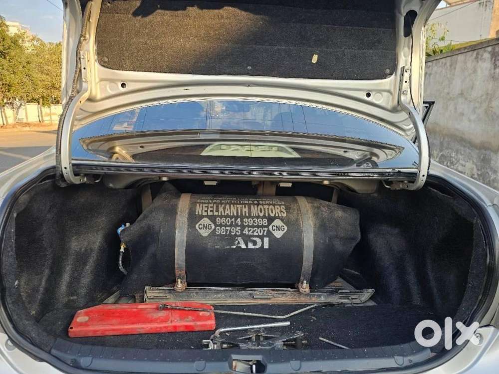 Toyota Corolla Altis 1.8 G Cng, 2010, Cng & Hybrids