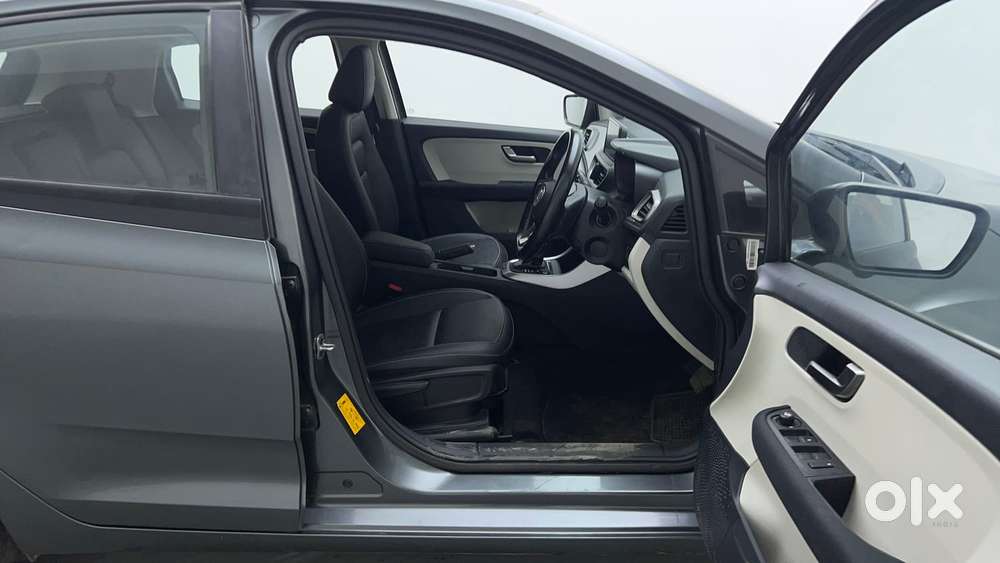 Tata Altroz 1.2 Xza Plus, 2023, Petrol