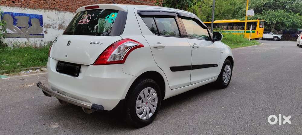Maruti Suzuki Swift Lxi Optional-o, 2017, Petrol