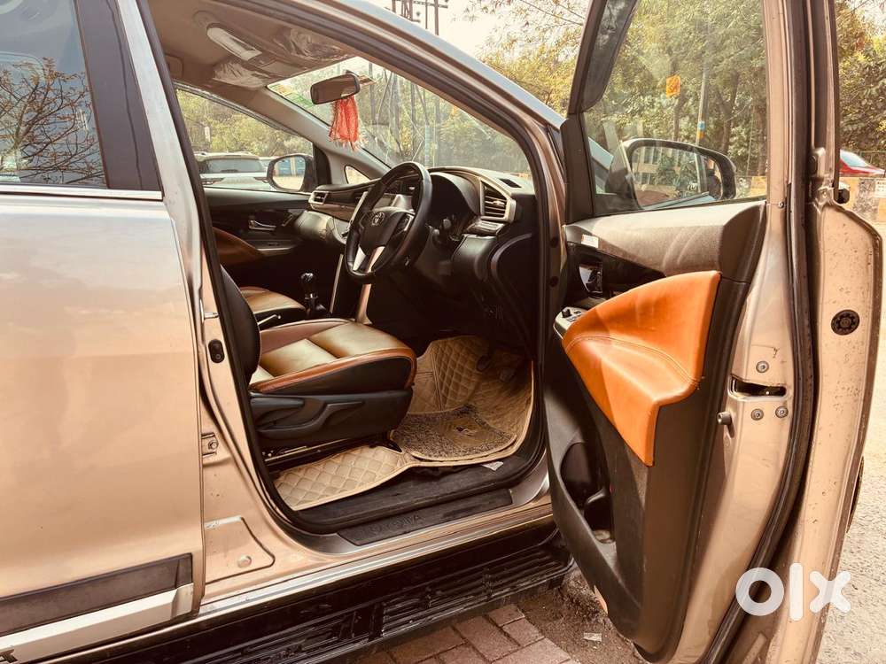 Toyota Innova Crysta 2.4 Vx Mt, 2022, Diesel