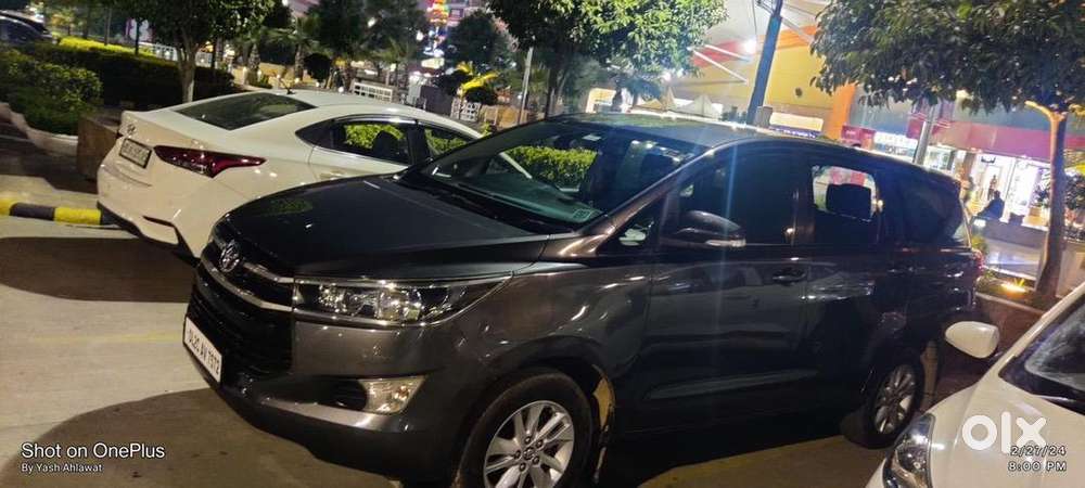 Toyota Innova Crysta 2017 Petrol Well Maintained
