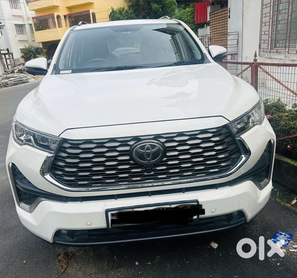 Toyota Innova Hycross 2.0 Zx (o) Hybrid 7 Str, 2025, Petrol