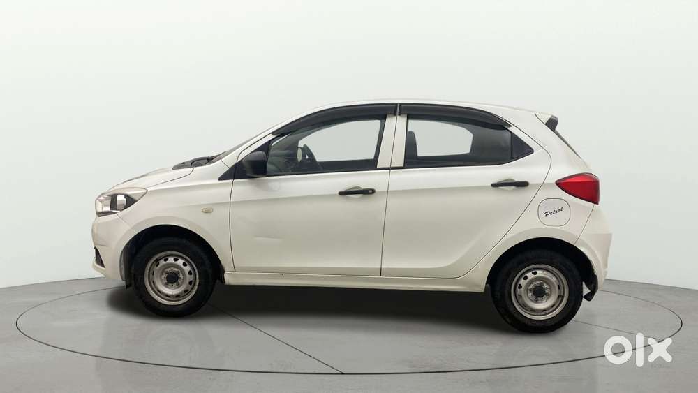 Tata Tiago Xe, 2017, Petrol