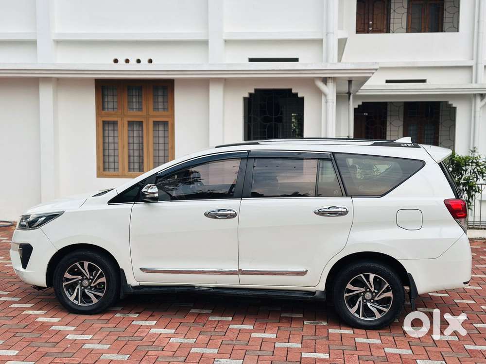 Toyota Innova Crysta 2.4 V, 2017, Diesel