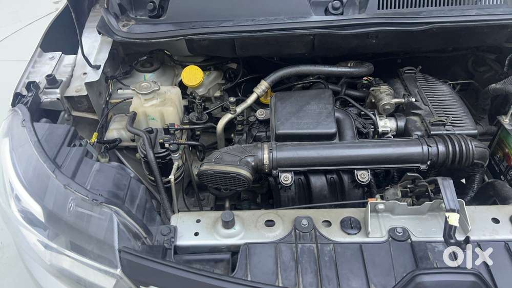 Renault Triber Rxz, 2023, Petrol
