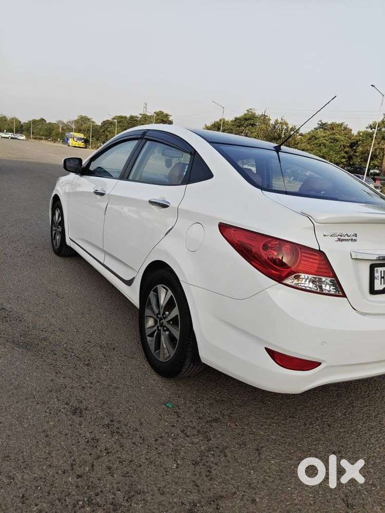 Hyundai Verna Fluidic 1.6 Vtvt Sx, 2014, Petrol